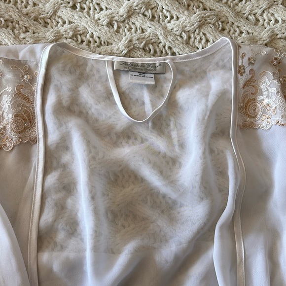 Seductive Wear Slip & Robe - Picture 13 of 16